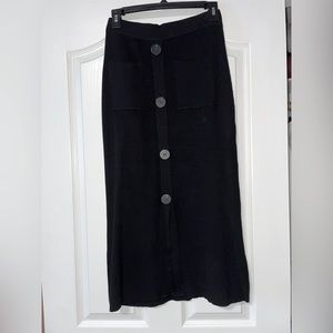 Gorgeous black ribbed skirt from Zara size M.